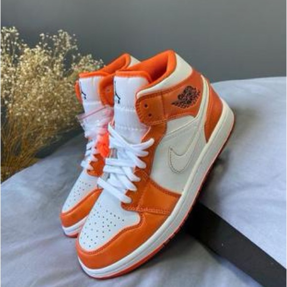 Air Jordan 1 Mid Electro Orange size 10.5